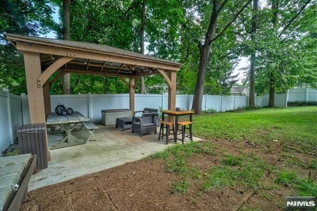 66 Short Place, Cresskill, NJ 07626