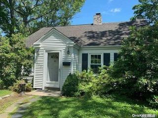 205 Hawthorne Street, Port Jefferson, NY 11777