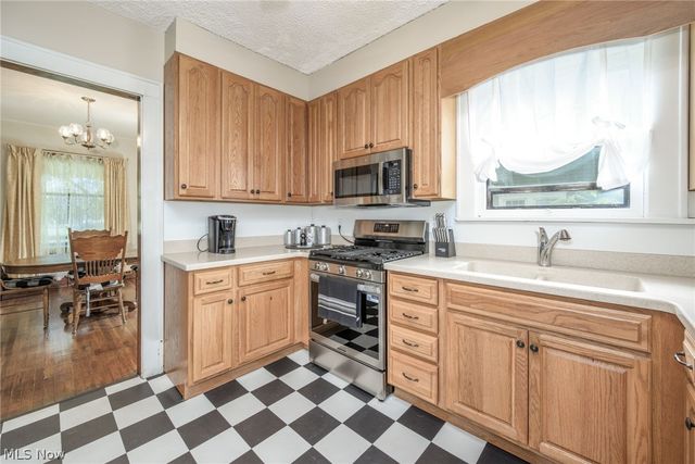 748 E Main Street, Ravenna, OH 44266