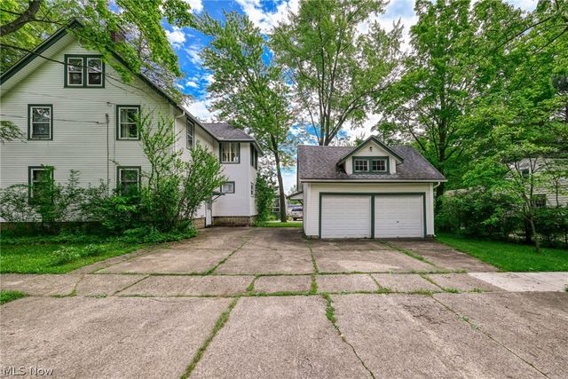 748 E Main Street, Ravenna, OH 44266