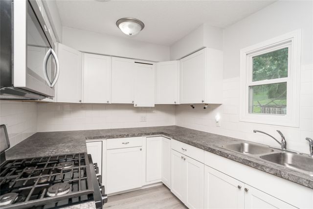 3918 Martin Luther King Jr Parkway, Des Moines, IA 50310