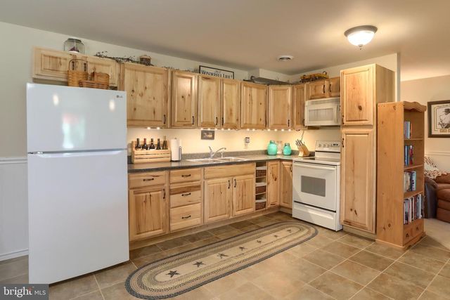 625 PROGRESS AVE, Lebanon, PA 17042