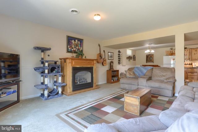 625 PROGRESS AVE, Lebanon, PA 17042
