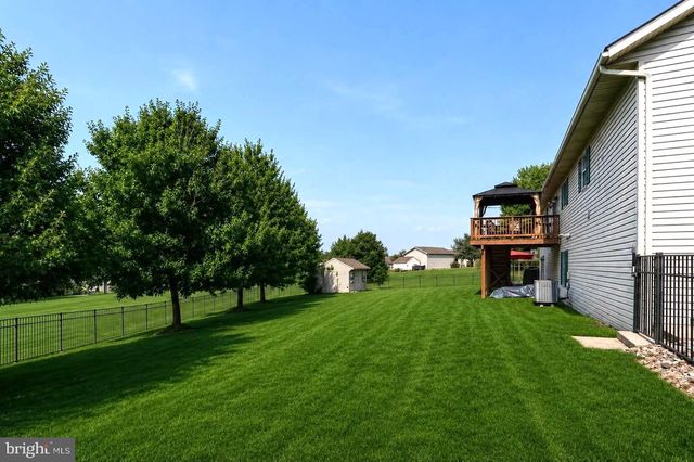 625 PROGRESS AVE, Lebanon, PA 17042