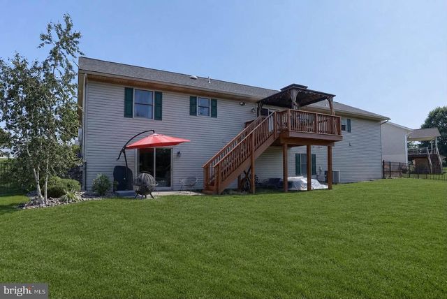 625 PROGRESS AVE, Lebanon, PA 17042