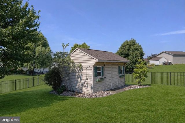 625 PROGRESS AVE, Lebanon, PA 17042