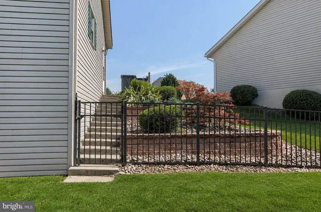 625 PROGRESS AVE, Lebanon, PA 17042