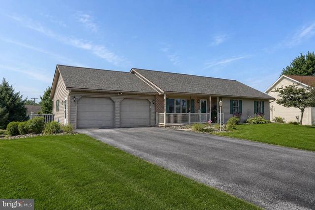 625 PROGRESS AVE, Lebanon, PA 17042