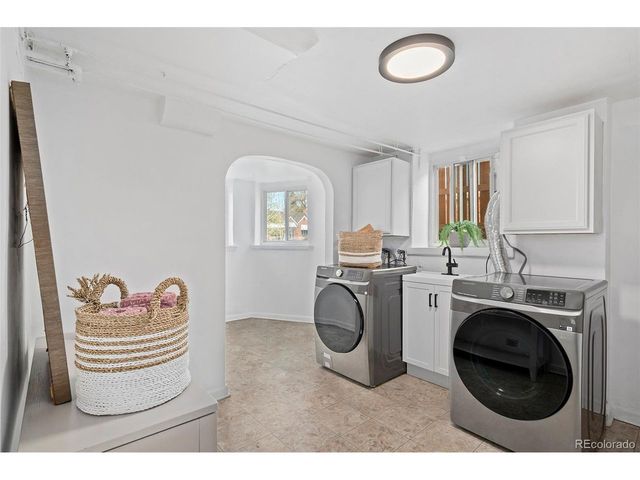 5036 W Moncrieff Pl, Denver, CO 80212