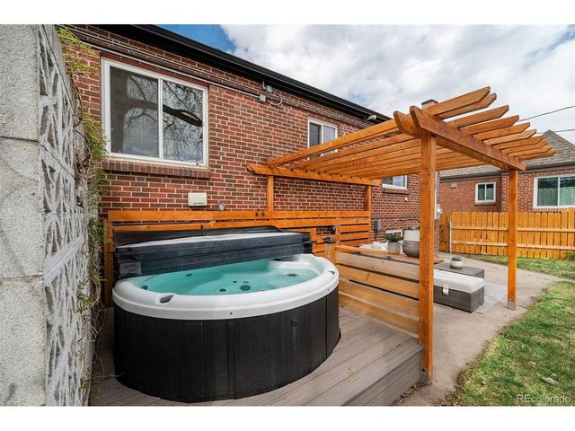 5036 W Moncrieff Pl, Denver, CO 80212