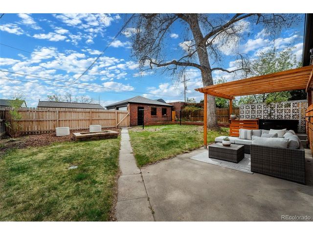 5036 W Moncrieff Pl, Denver, CO 80212