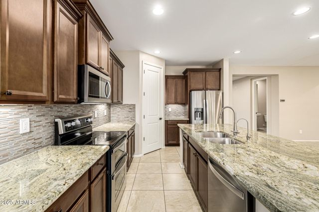 274 E VICENZA Drive, San Tan Valley, AZ 85140