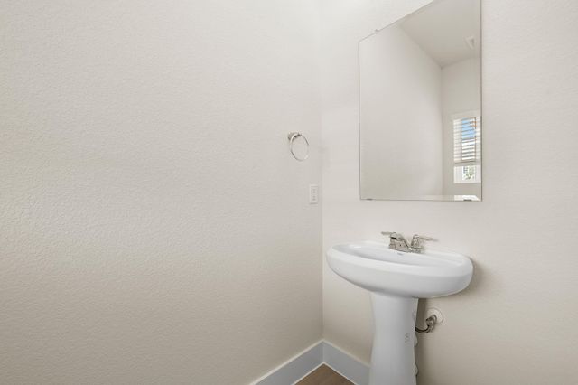 138 Yearling WAY, Georgetown, TX 78626