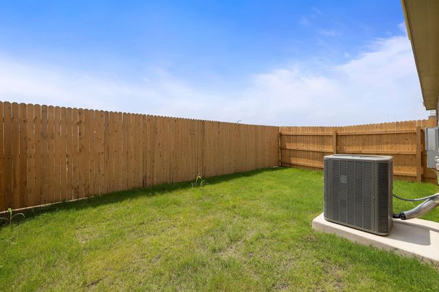 138 Yearling WAY, Georgetown, TX 78626