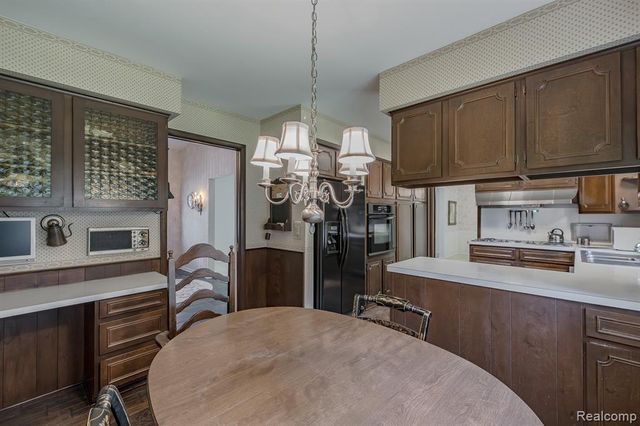 4744 Brafferton Drive, Bloomfield Hills, MI 48302