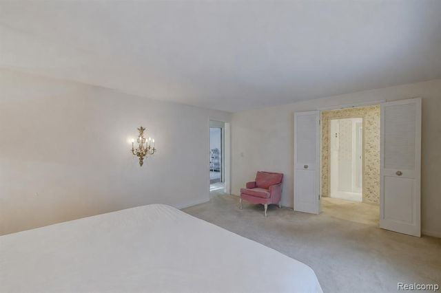 4744 Brafferton Drive, Bloomfield Hills, MI 48302