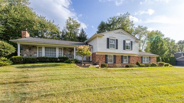 4744 Brafferton Drive, Bloomfield Hills, MI 48302