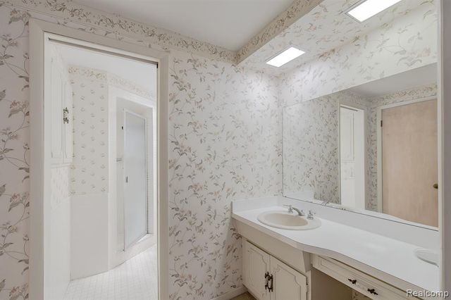 4744 Brafferton Drive, Bloomfield Hills, MI 48302