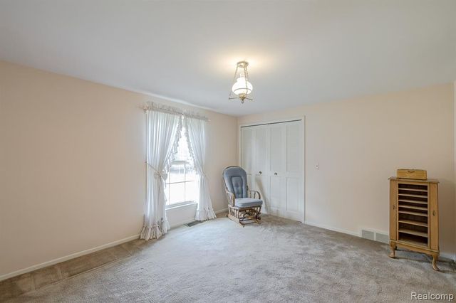 4744 Brafferton Drive, Bloomfield Hills, MI 48302