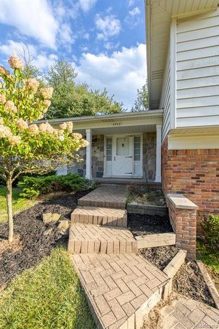 4744 Brafferton Drive, Bloomfield Hills, MI 48302