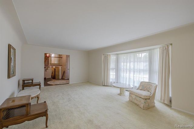 4744 Brafferton Drive, Bloomfield Hills, MI 48302