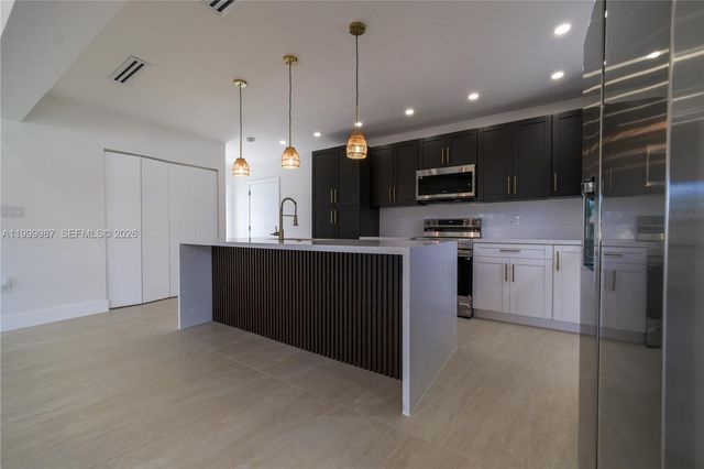 8220 SW 29th St, Miami, FL 33155