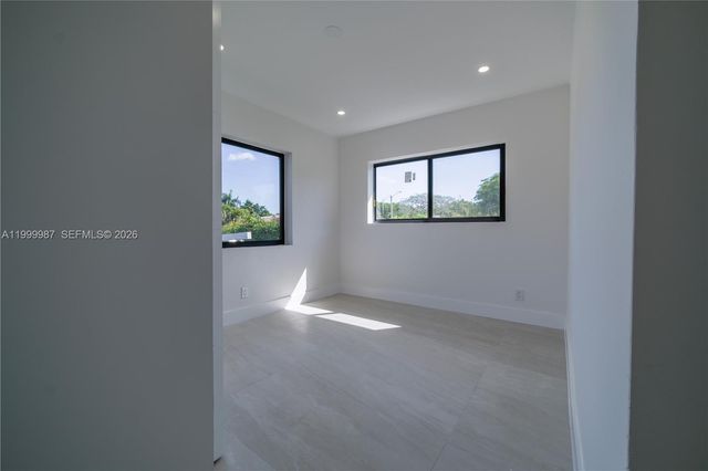 8220 SW 29th St, Miami, FL 33155