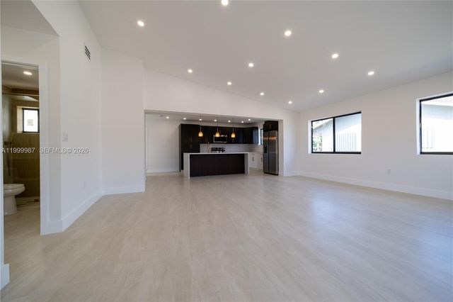 8220 SW 29th St, Miami, FL 33155