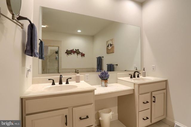 4999 AMELIAS PATH E, Mechanicsburg, PA 17050