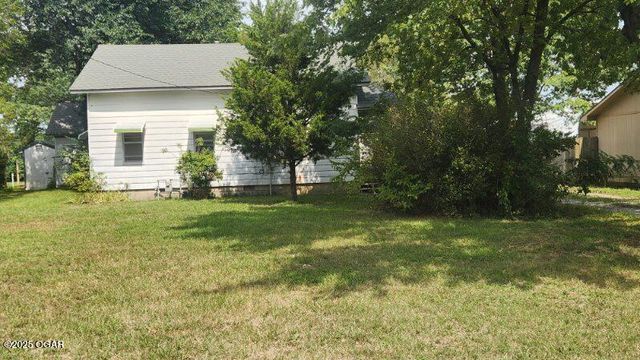 803 W Country Road, Columbus, KS 66725