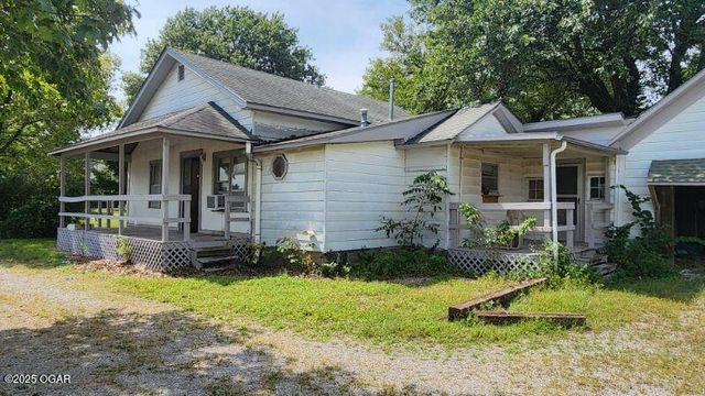 803 W Country Road, Columbus, KS 66725