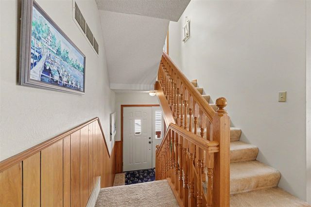 8820 Cherry Point Road, Manitou Beach, MI 49253