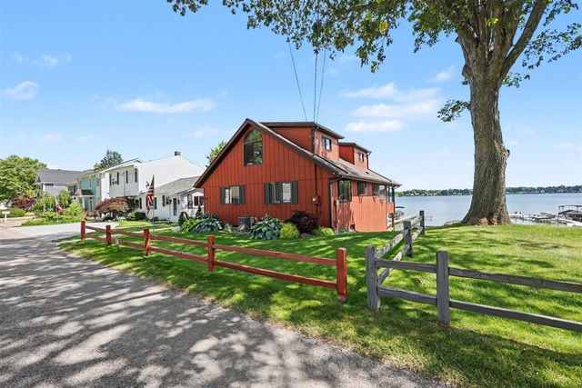 8820 Cherry Point Road, Manitou Beach, MI 49253