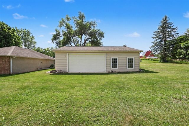 8820 Cherry Point Road, Manitou Beach, MI 49253