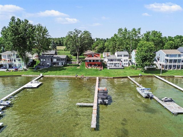 8820 Cherry Point Road, Manitou Beach, MI 49253