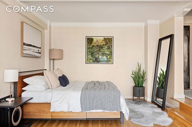 200 W 20th St Apt 909, New York City, NY 10011