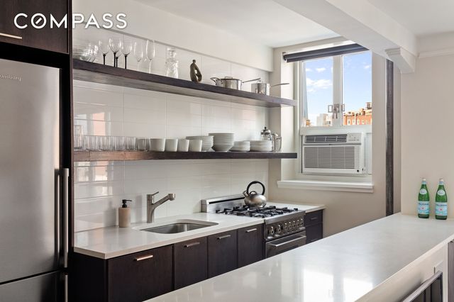 200 W 20th St Apt 909, New York City, NY 10011