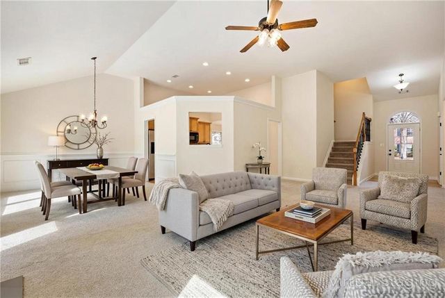 738 York View Drive, Auburn, GA 30011