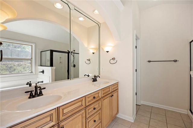 738 York View Drive, Auburn, GA 30011