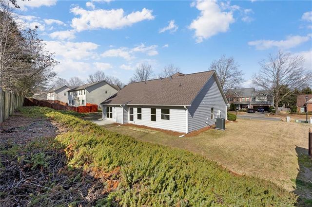 738 York View Drive, Auburn, GA 30011