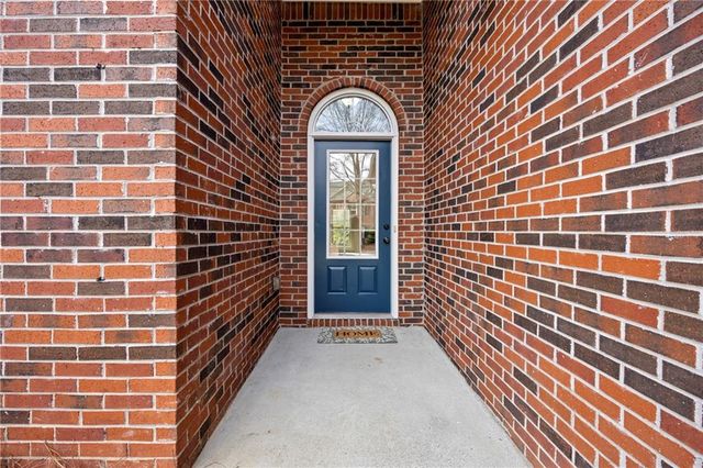 738 York View Drive, Auburn, GA 30011