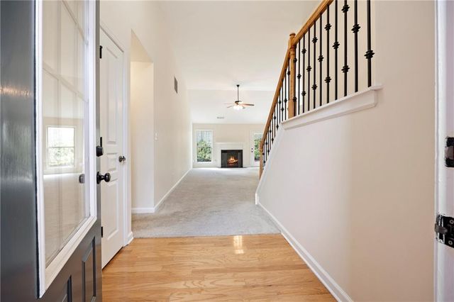 738 York View Drive, Auburn, GA 30011