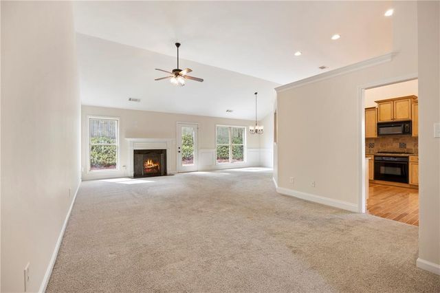 738 York View Drive, Auburn, GA 30011