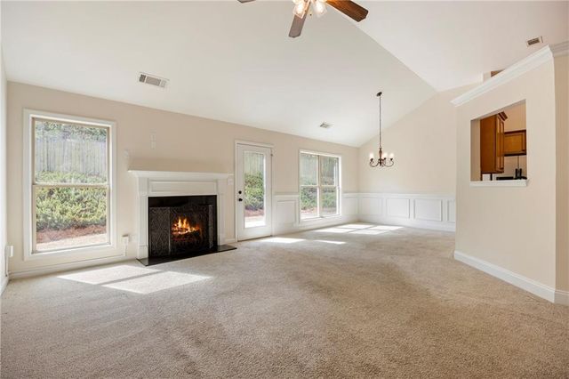 738 York View Drive, Auburn, GA 30011