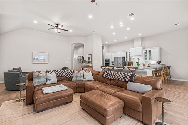 7622 Dr Hector P Garcia Dr, Corpus Christi, TX 78414
