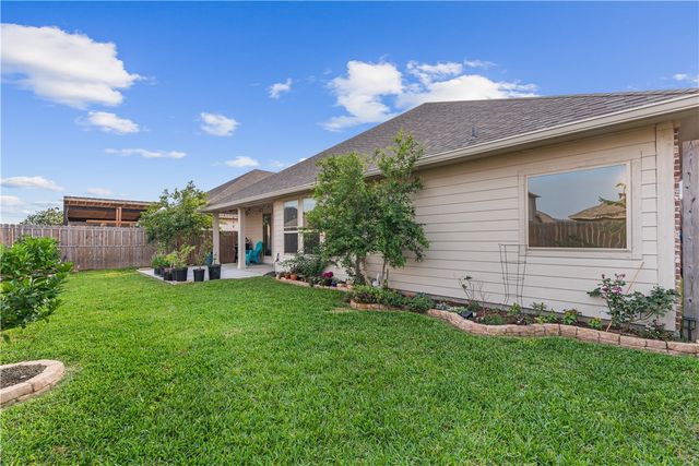 7622 Dr Hector P Garcia Dr, Corpus Christi, TX 78414