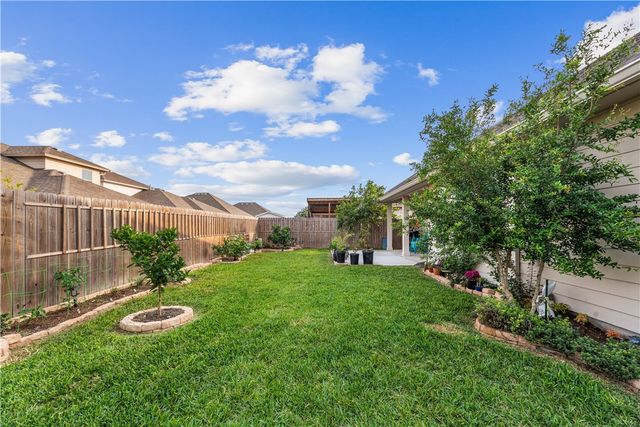7622 Dr Hector P Garcia Dr, Corpus Christi, TX 78414