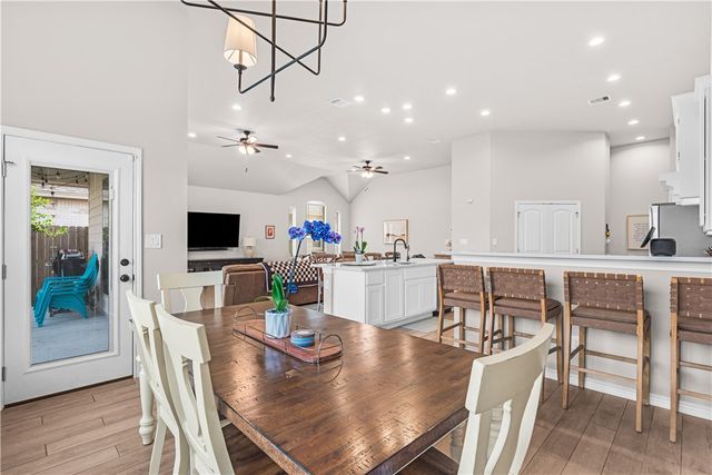 7622 Dr Hector P Garcia Dr, Corpus Christi, TX 78414