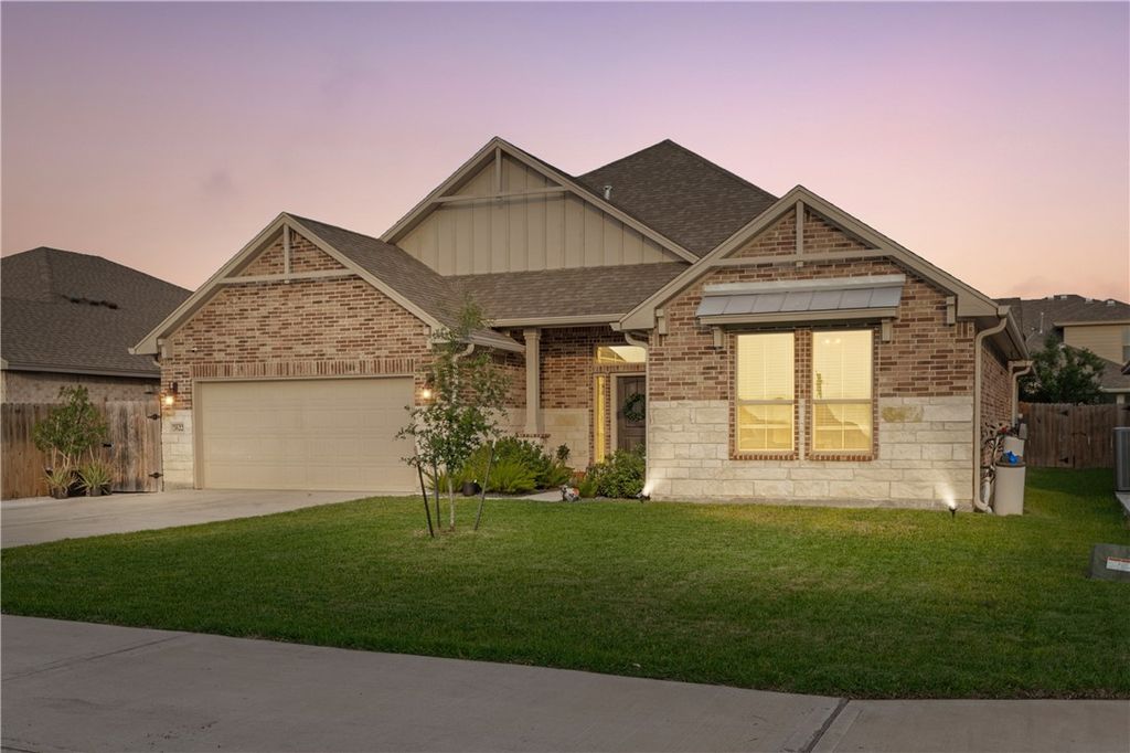 7622 Dr Hector P Garcia Dr, Corpus Christi, TX 78414