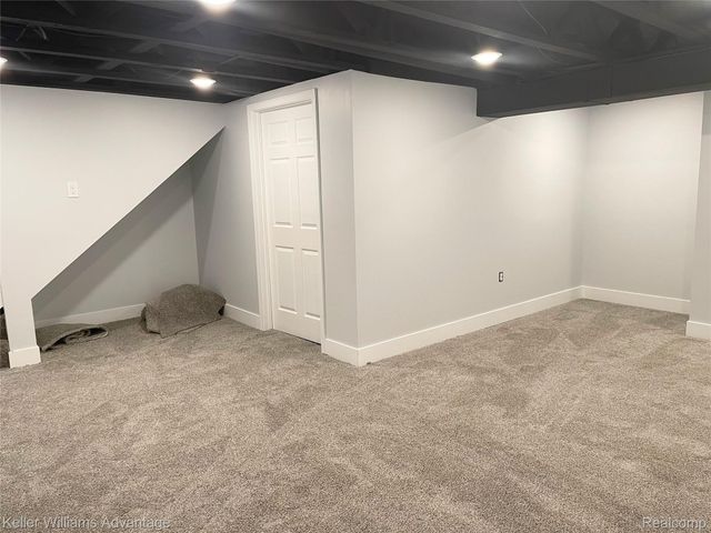 23594 N ROCKLEDGE, Novi, MI 48375
